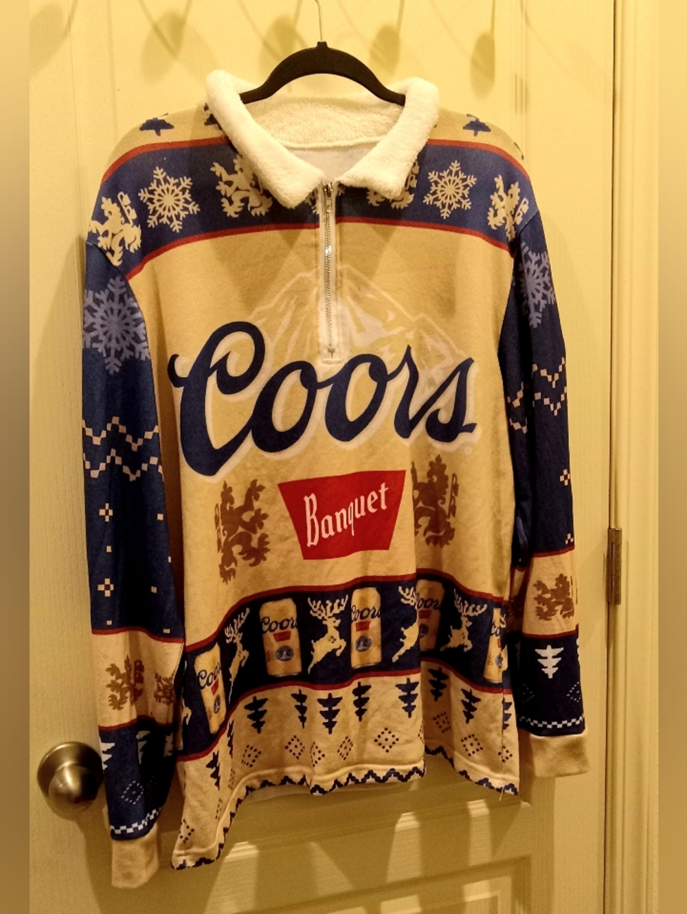 Banquet Men's Holiday Pullover Sweater - Beige & Navy